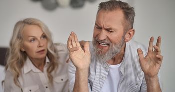 Lekarz ostrzega: te objawy Alzheimera łatwo pomylić ze stresem lub wypaleniem