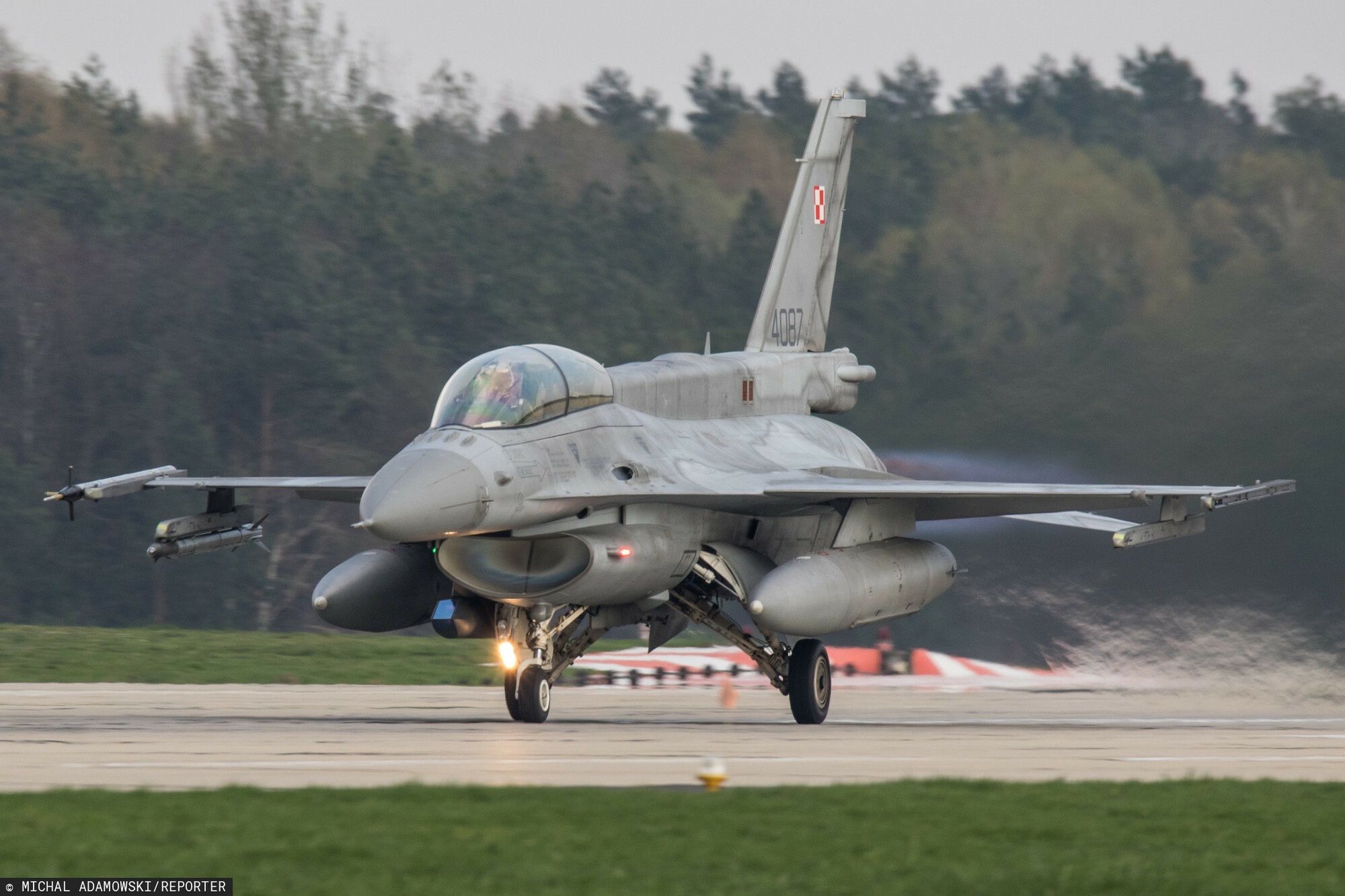 32. Baza Lotnictwa Taktycznego w Łasku - tutaj stacjonują polskie F-16