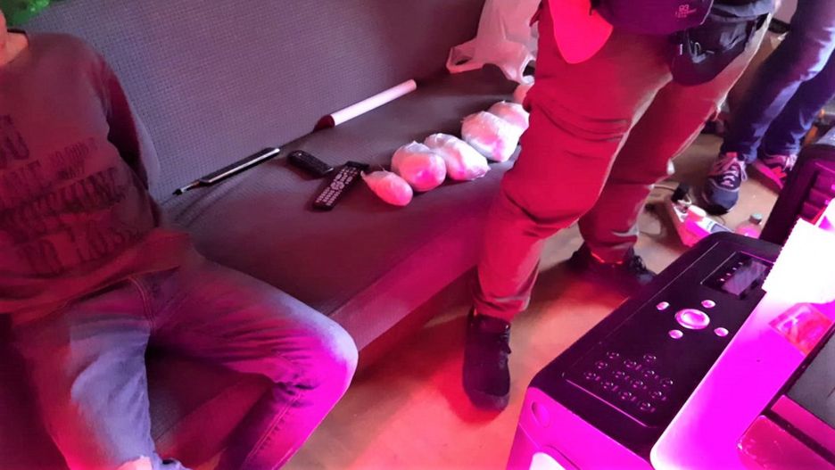 Knurów. Policjanci w jednym z mieszkań w Knurowie odkryli znaczne ilości narkotyków.