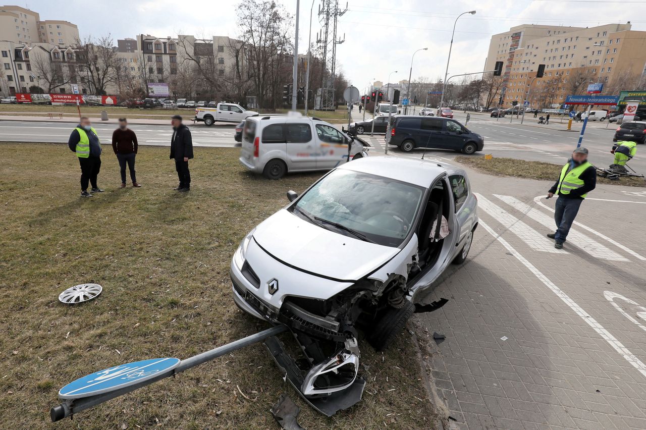 Warszawa. Zderzenie dwóch aut