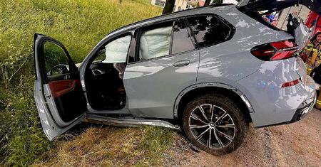 Pijany kierowca BMW rozbił się w rowie. Potem twierdził, że to nie on