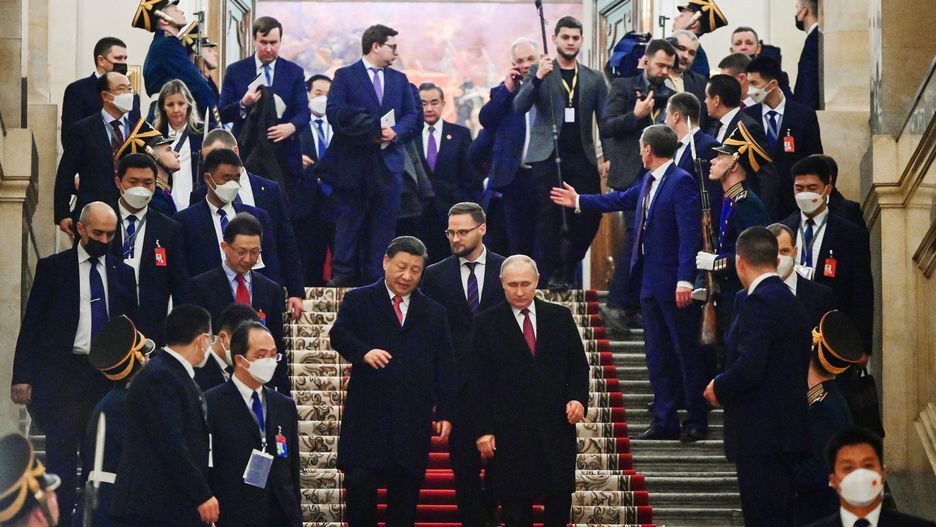 Chinese President Xi Jinping visits Moscow
epa10535549 Chinese President Xi Jinping (C-L) and Russian President Vladimir Putin (C-R) leave after a reception in honor of the Chinese leader's visit to Moscow at the Moscow Kremlin, Russia, 21 March 2023. Chinese President Xi Jinping arrived in Moscow on a three-day visit, which will last from March 20 to 22, according to Russian and Chinese state agencies. Xi Jinping visits Russia on improving joint partnership and developing key areas of Russian-Chinese economic cooperation.  EPA/PAVEL BYRKIN / SPUTNIK / KREMLIN POOL MANDATORY CREDIT 
Dostawca: PAP/EPA.
PAVEL BYRKIN / SPUTNIK / KREMLIN POOL
