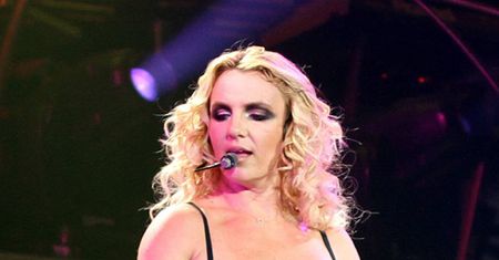 Britney Spears CORAZ MNIEJ SEXY...