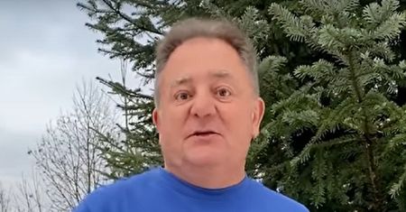 Robert Makłowicz złożył fanom życzenia. Ludzie patrzą na jego sweter