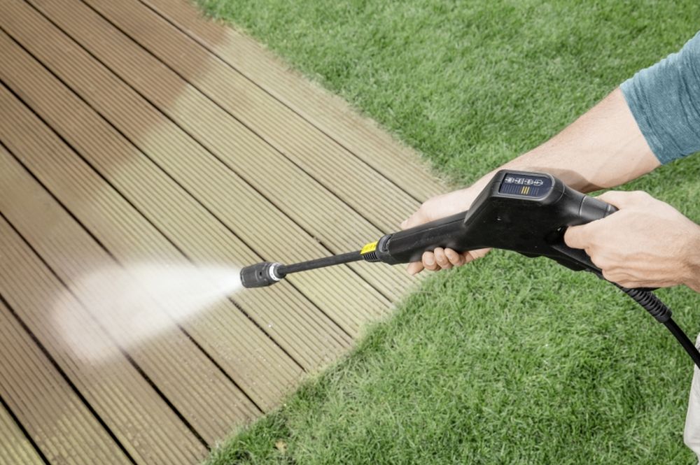Myjka ciśnieniowa to urządzenie, które bardzo przydaje się w ogrodzie