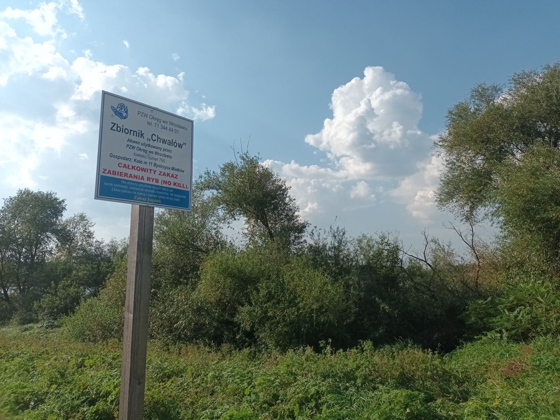 Mieszkańcy Chwałowa bronią się przed wielką wodą