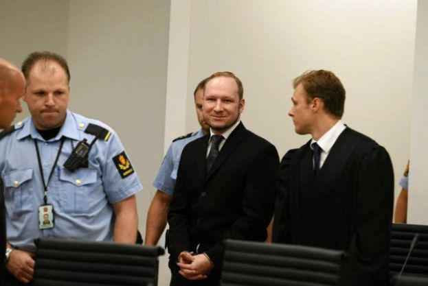 Uśmiechnięty Breivik SKAZANY NA 21 LAT!