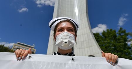 W środę pielęgniarki opanują Warszawę. Adam Niedzielski nie jest ich bohaterem