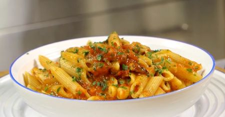 Pomysł na pyszny makaron. Szalenie prosty przepis na włoskie penne all'arrabbiata