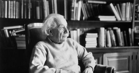 Tajemniczy list Einsteina. Ujawnił swoje poglądy o stworzeniu świata