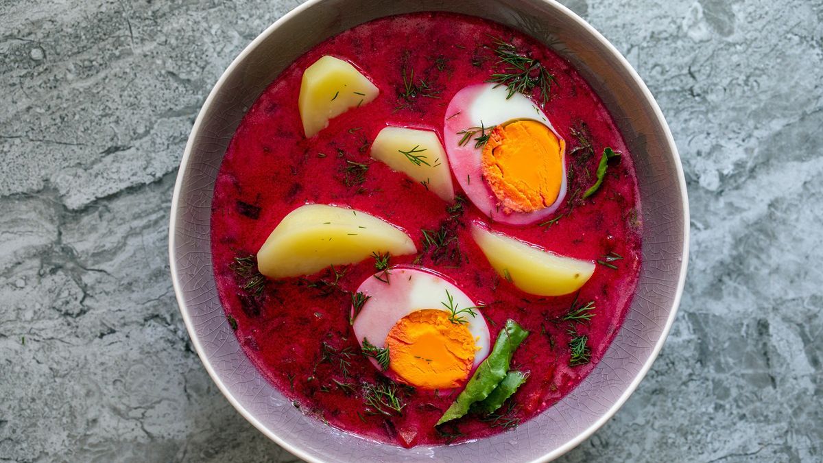 Idealna zupa na lato? Spróbuj botwinki według babcinego przepisu