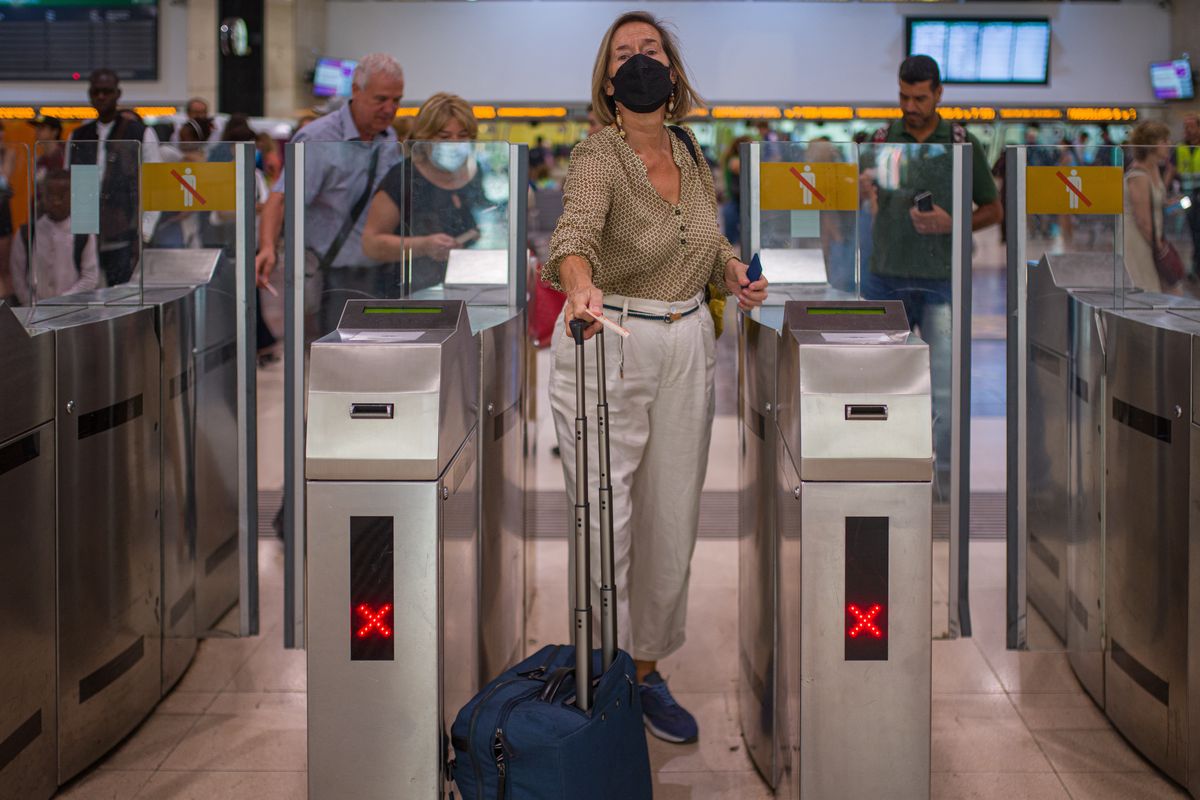 У Варшаві активісти закликають позбутися турнікетів у метро (Photo By Lorena Sopena/Europa Press via Getty Images)