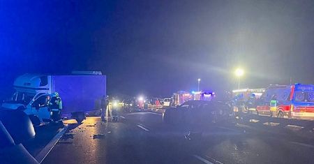 Wielu rannych. Poważny karambol na A2