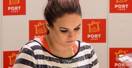 Ewa Farna RZUCIŁA STUDIA!