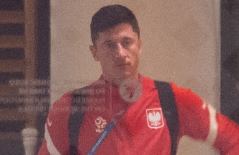 Euro 2020. Robert Lewandowski przyłapany w hotelowej restauracji po powrocie do Polski z Sankt Petersburga