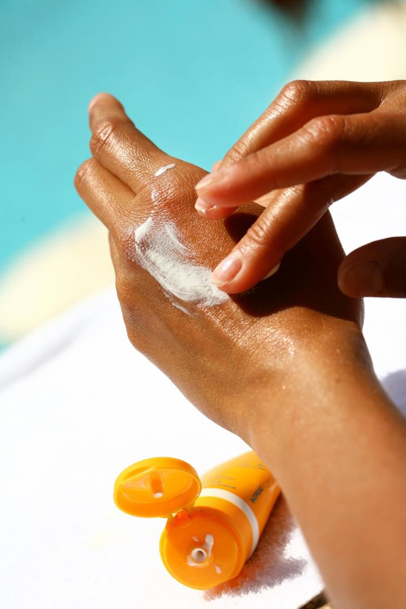 Krem z filtrem uchroni przed oparzeniami słonecznymi