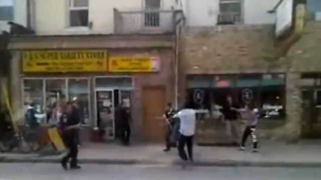 Policjant strzelił nastolatkowi w twarz taserem [wideo] 1