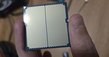 To już plaga. Ludzie masowo zgłaszają problemy z procesorem Ryzen 7 9800X3D
