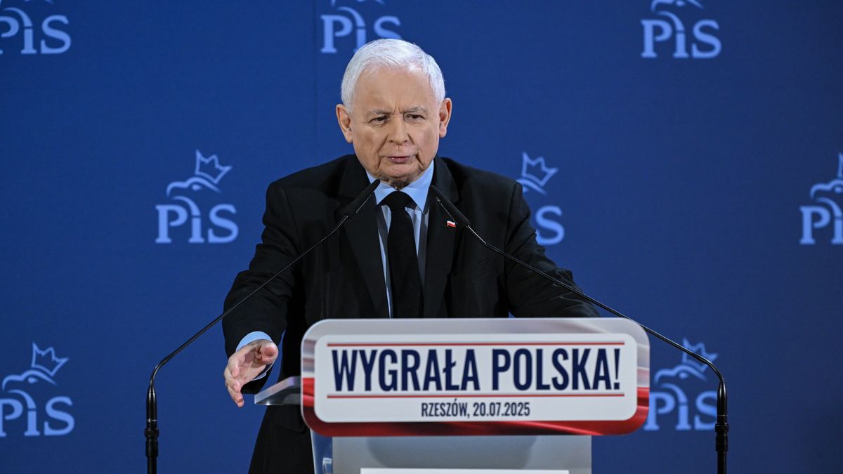 Lublin, 20.07.2025. Prezes PiS Jarosław Kaczyński podczas spotkania otwartego w Lubelskim Centrum Konferencyjnym w Lublinie, 20 bm. (mr) PAP/Wojciech Szubartowski