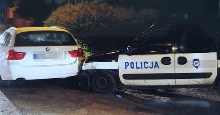 Kierowca bmw z Ciechocinka trafił do celi. Czynna napaść na policjantów