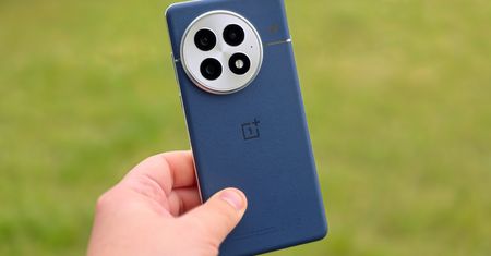 Tańszy jest wrogiem dobrego. OnePlus 13: recenzja