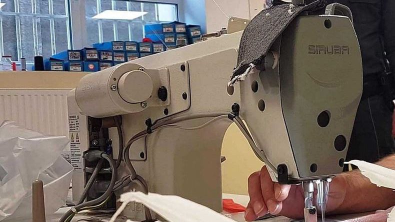 Koronawirus w Warszawie. Funkcjonariusze Aresztu Śledczego w Warszawie – Białołęce przekazali 250 maseczek ochronnych