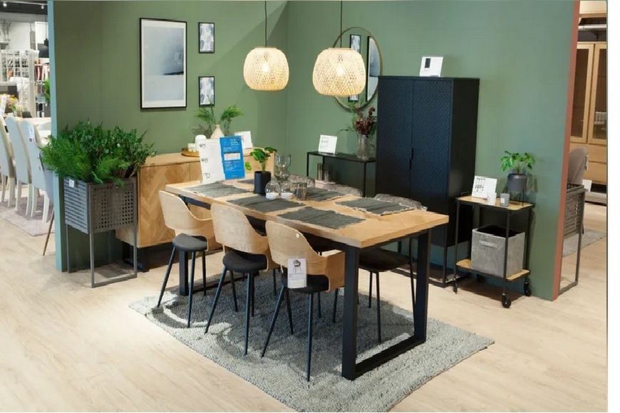 Sklepy meblowe. Gowin mówił, że jest za ponownym otwarciem, ale decyzji nie ma