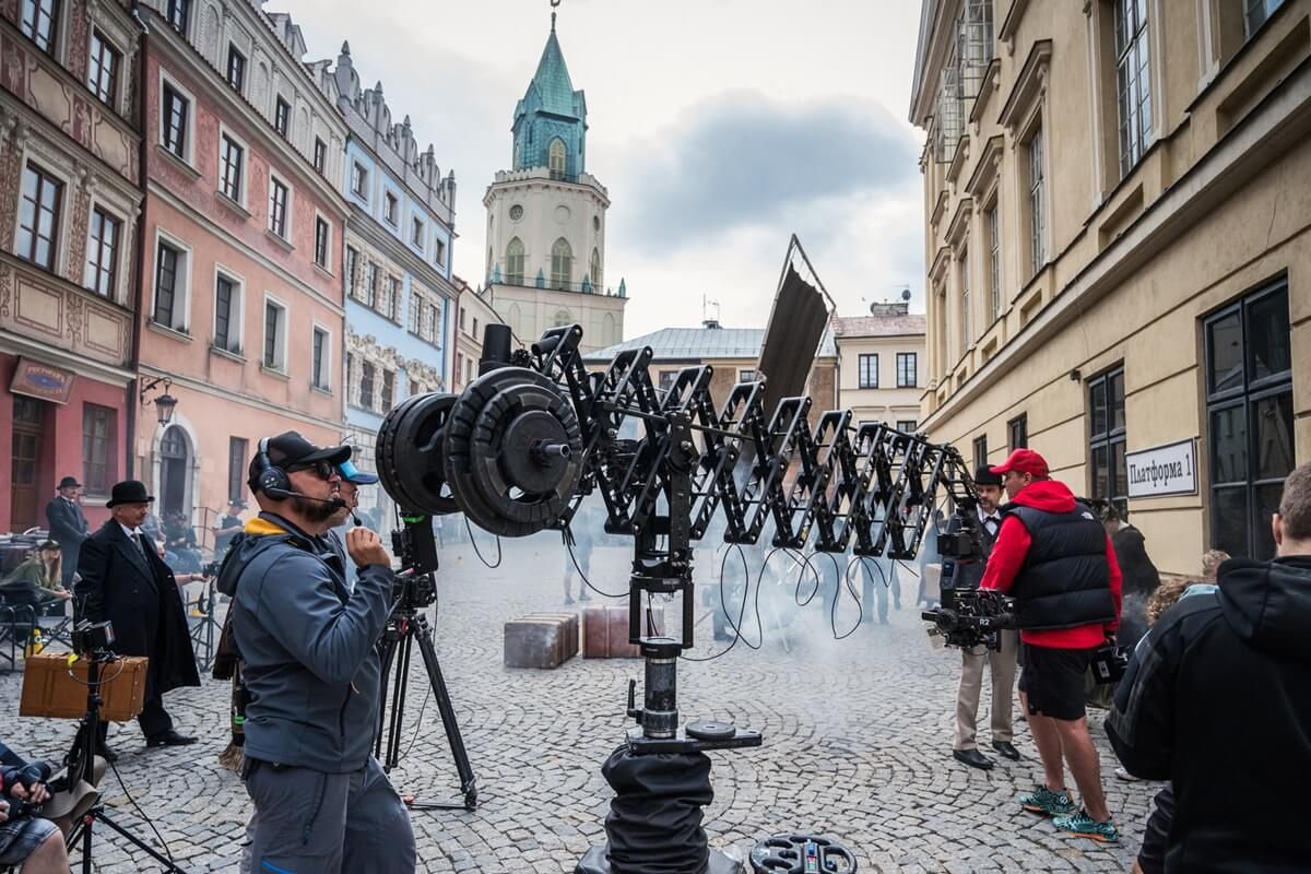 Filmowcy wkraczają na Stare Miasto. Dwa tygodnie blokad, zakazów i objazdów