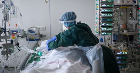 "Wielkie umieranie" na wschodzie UE. "Die Welt" o sytuacji pandemicznej