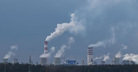 Kurek zakręcony. 120 mln zł poszło na darowizny i sponsoring