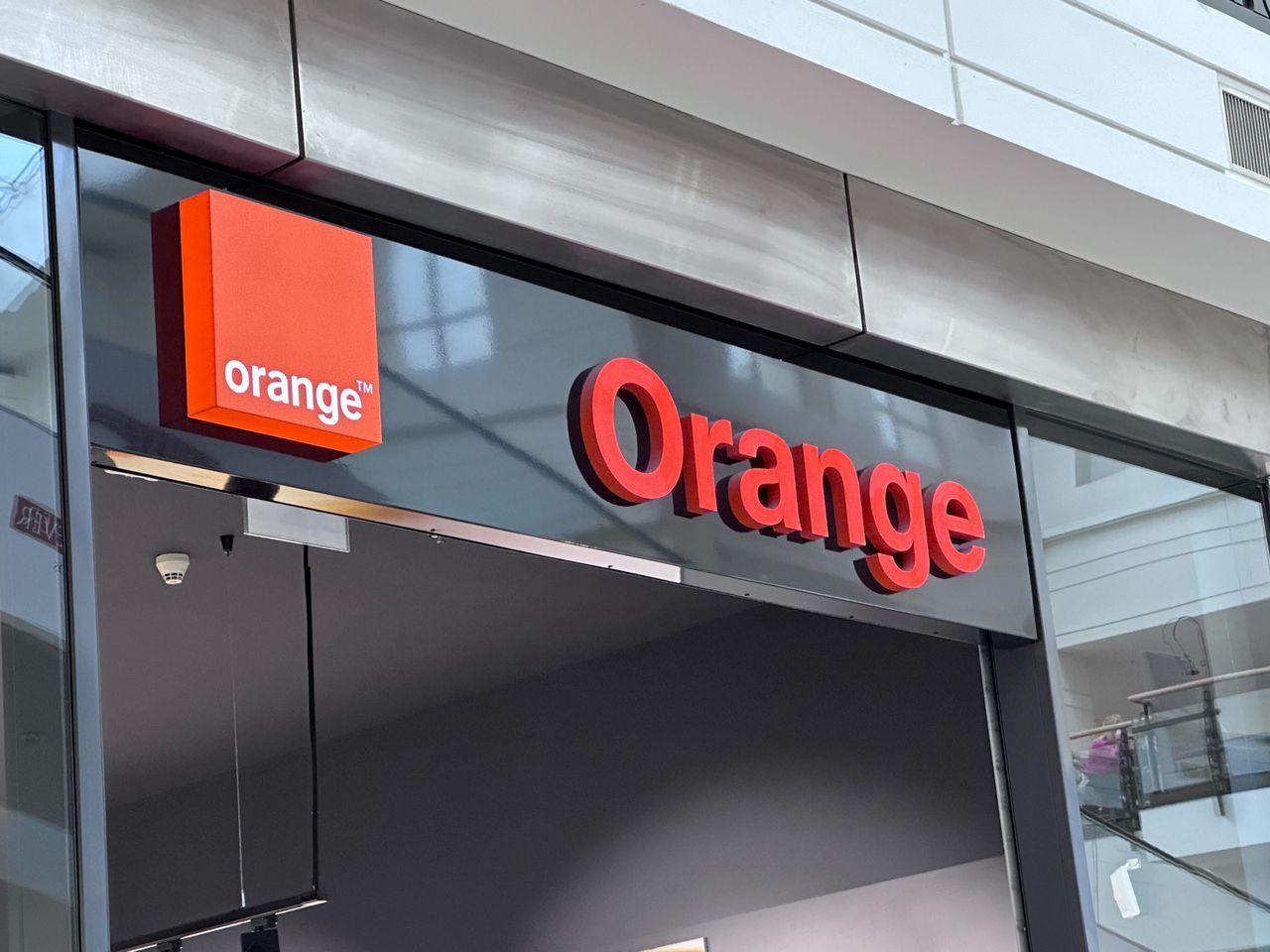 Logo salonu Orange