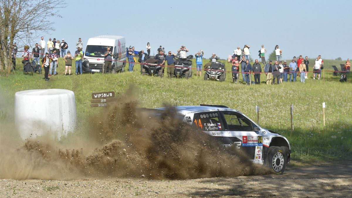 79 Rajd Polski. Załoga Filip Mares i Radovan Bicha  w Skoda Fabia Evo podczas  OS Barczewo.
