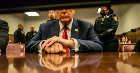 Kampania Trumpa bez udziału rodziny. "W ten sposób chroni bliskich"
