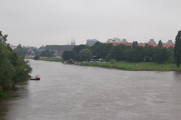 Canon EOS 100D - solidnie, ale bez fajerwerków 40