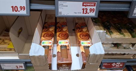 Zamiast wyrabiać ciasto drożdżowe na cynamonki, możesz sięgnąć po gotowca z Lidla. Jest jeden haczyk