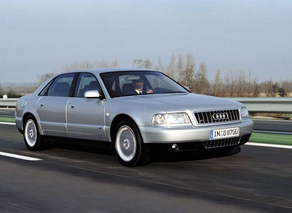 Audi A8 D2 1994-2002 (fot. ifotos.pl)