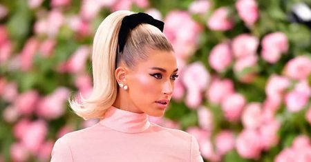 Za chwilę wszyscy będą chcieli tak wyglądać. Nowa fryzura Hailey Bieber