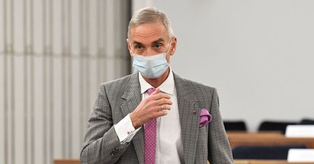 Senator klubu PiS nie boi się Kaczyńskiego. "Aparat podkulił ogon"