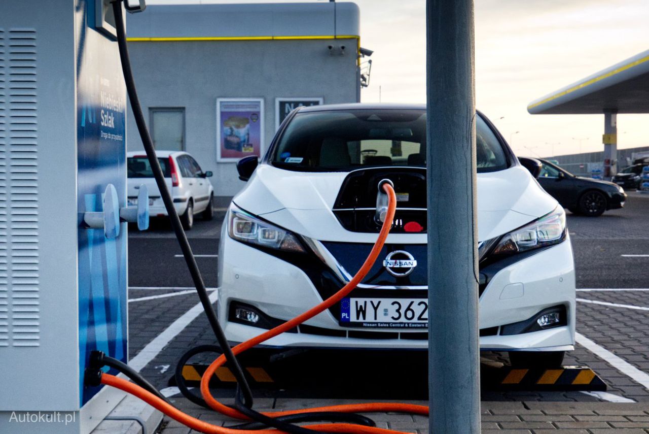 Nissan Leaf w promocyjnej wersji i po dopłacie będzie kosztował niewiele ponad 82 tys. zł