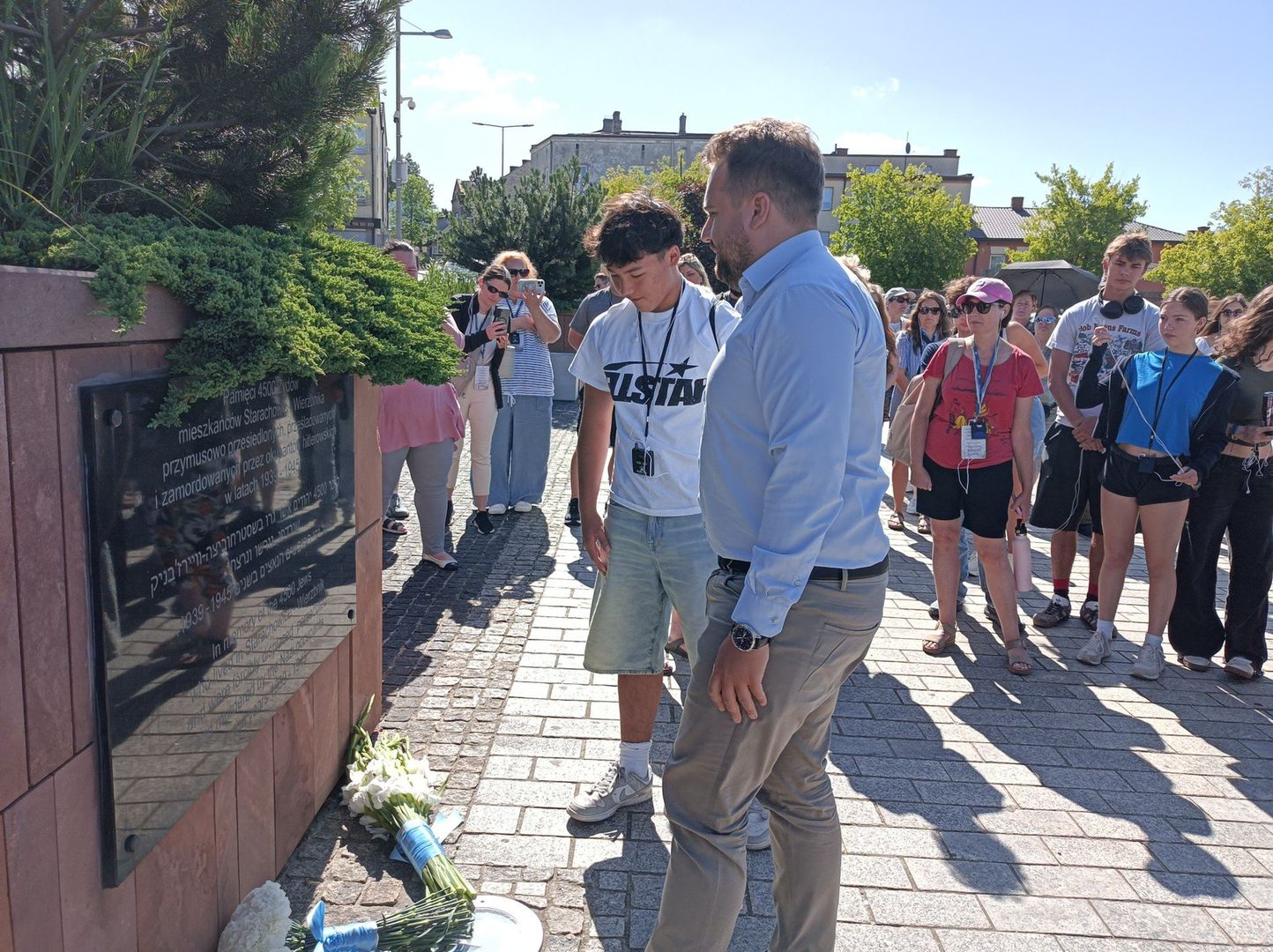 Wizyta rodziny ocalałego z Holokaustu Howarda Chandlera i przedstawicieli Classrooms Without Borders w Starachowicach
