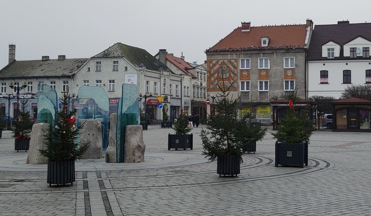 Rynek InowrocławiaOcena w Google – 4,1 (liczba opinii - 1397)