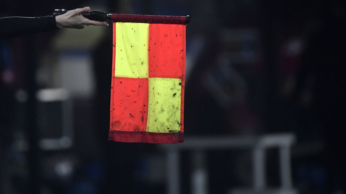 DOMENICO FRANCIONI STADIUM, LATINA, ITALY - 2022/12/16: A referee assistant (not pictured) waves the flag during the Women Uefa Champions League football match between AS Roma and St. Polten. Roma won 5-0 over St. Polten. (Photo by Andrea Staccioli/Insidefoto/LightRocket via Getty Images)