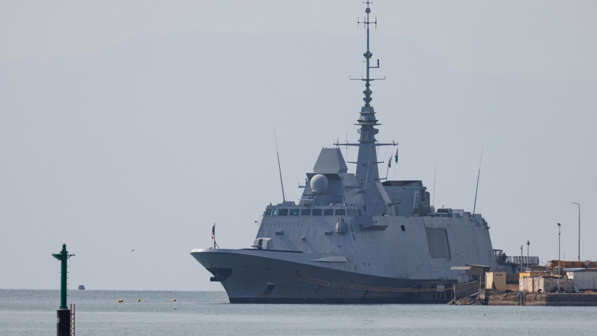 Francuski okręt wojenny na Morzu Czerwonym (zdjęcie poglądowe)