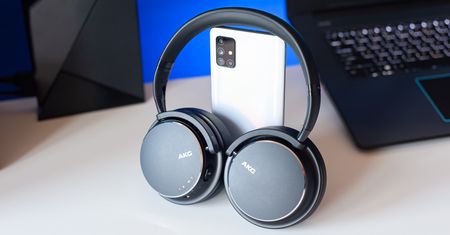 Takie powinny być duże słuchawki do smartfona - AKG Y600NC Wireless