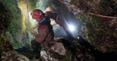 Kamień przebił kask. Grotołazkę wyciągano przez ponad 30 godzin