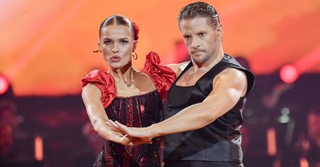 TYLKO NA PUDELKU: Sebastian Fabijański doznał KONTUZJI barku: "Miał problemy z choreografią". Wiemy, co z jego udziałem w "TzG"!