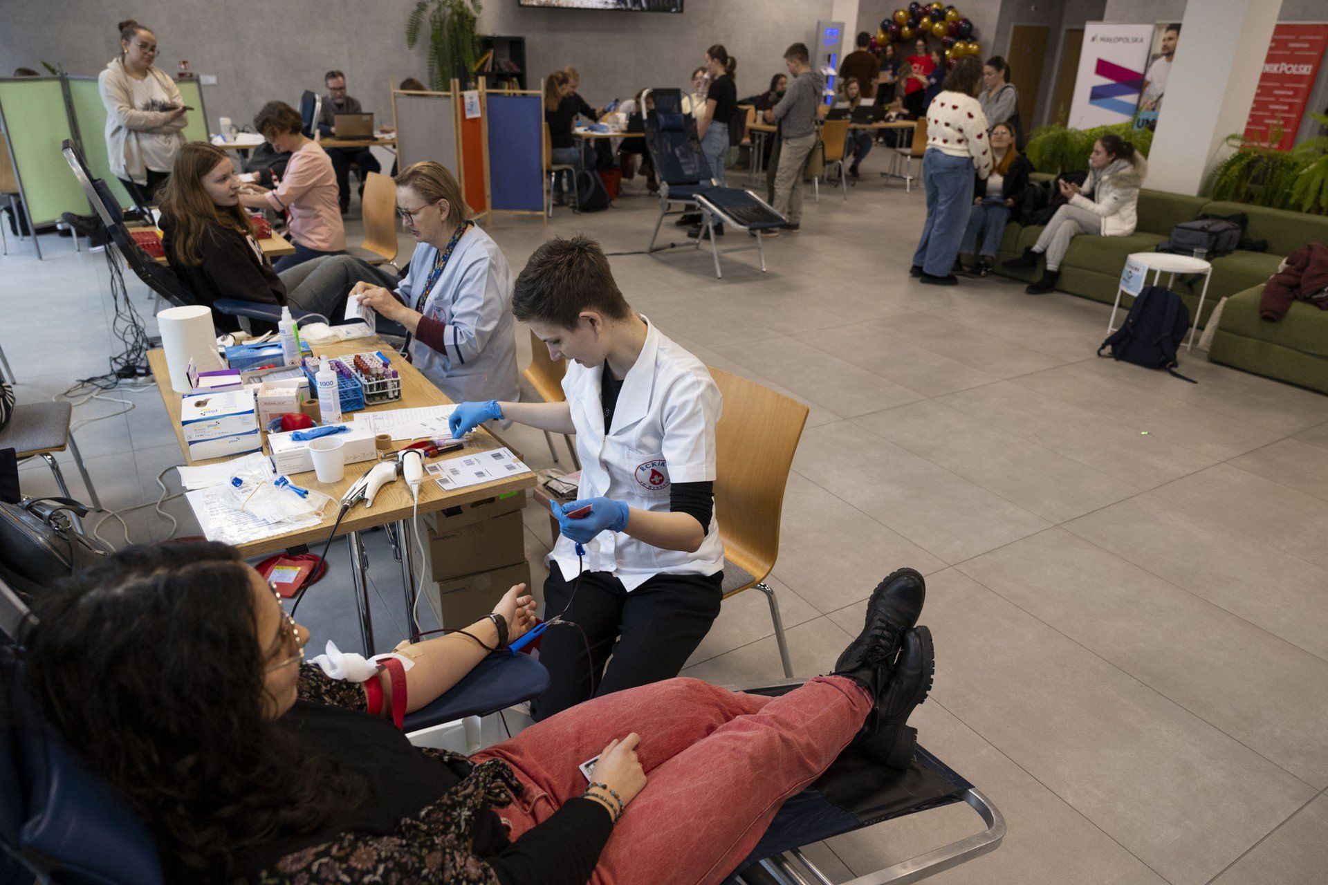 We wtorek, w pierwszym dniu akcji, nie brakowało chętnych, by podzielić się swoją krwią