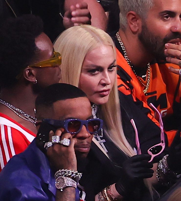 Madonna z synem na bokserskiej walce