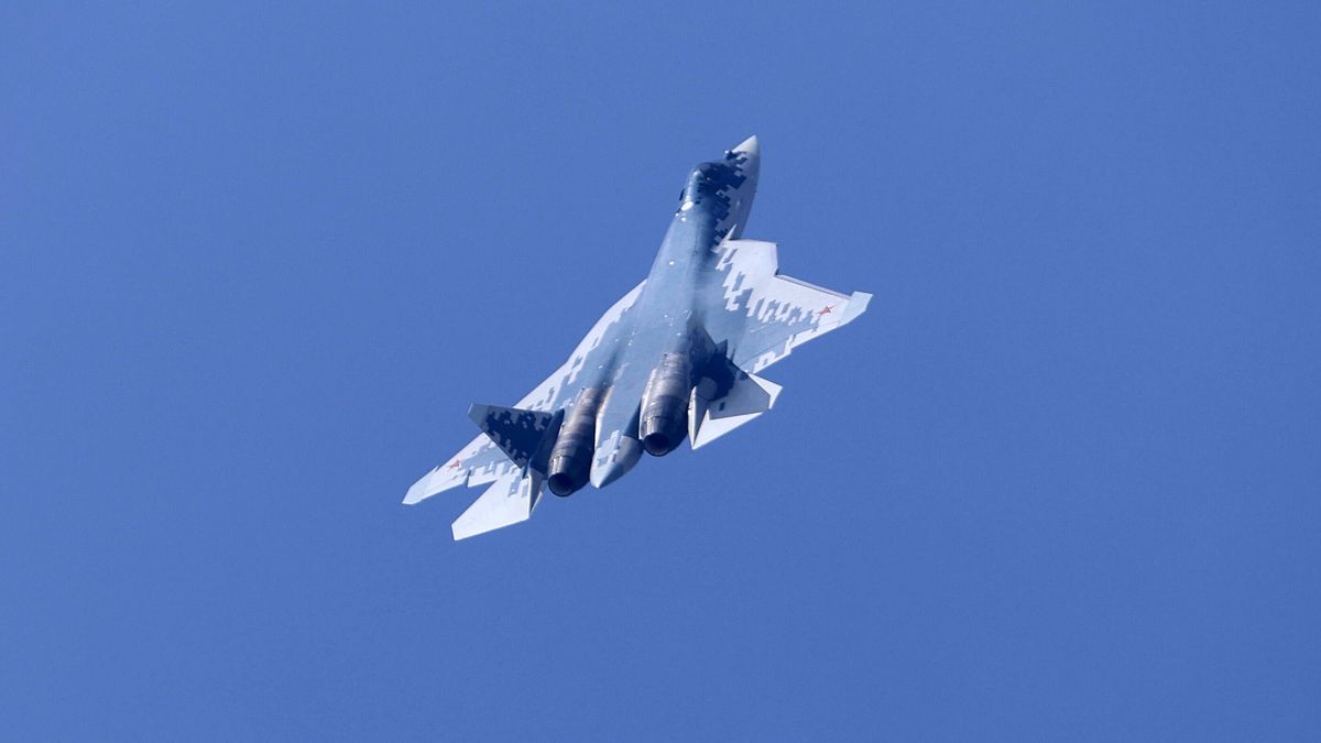 Aero India 2025 begins at Yelahanka Air Force Station in Bangalore
epa11885916 A Russian Sukhoi Su-57 stealth multirole fighter aircraft performs during the inauguration of the 15th Aero India air show at the Yelahanka Air Force Station in Bangalore, India, 10 February 2025. The air show and aviation exhibition runs from 10 to 14 February 2025.  EPA/JAGADEESH NV 
Dostawca: PAP/EPA.
JAGADEESH NV
airforce, aviation show, aircraft, air show, exhibition