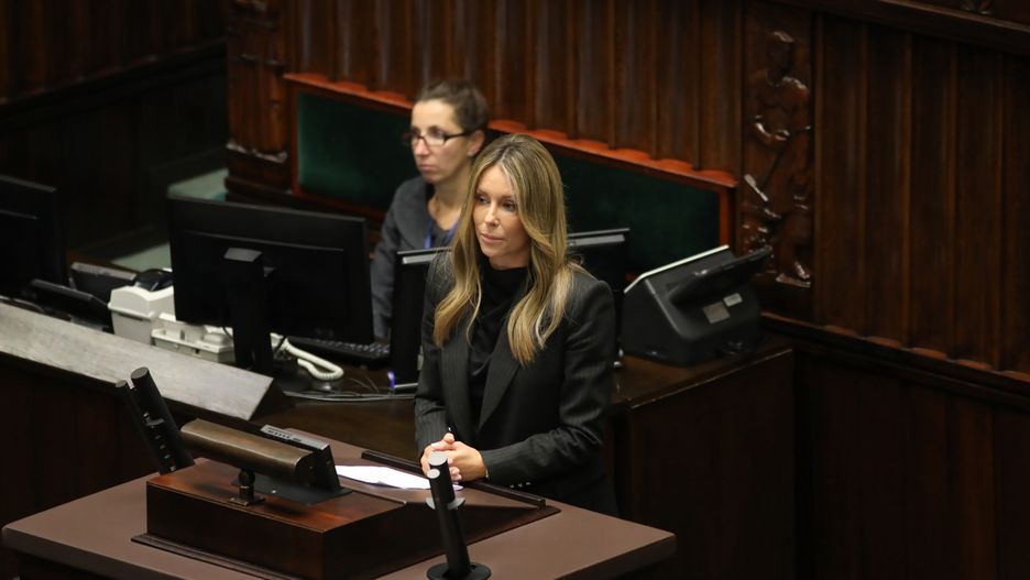 Warszawa, 22.11.2023. Prezes Fundacji MRM Małgorzata Rozenek-Majdan przemawia na sali obrad Sejmu w Warszawie, 22 bm. Posłowie zajmują się pierwszym czytaniem obywatelskiego projektu ustawy ws. refundacji in vitro. (aldg) PAP/Albert Zawada